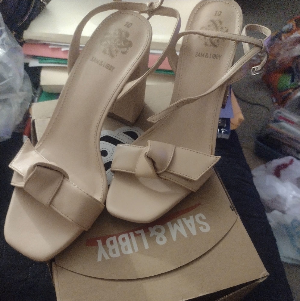Sandals - Picture 2 of 2